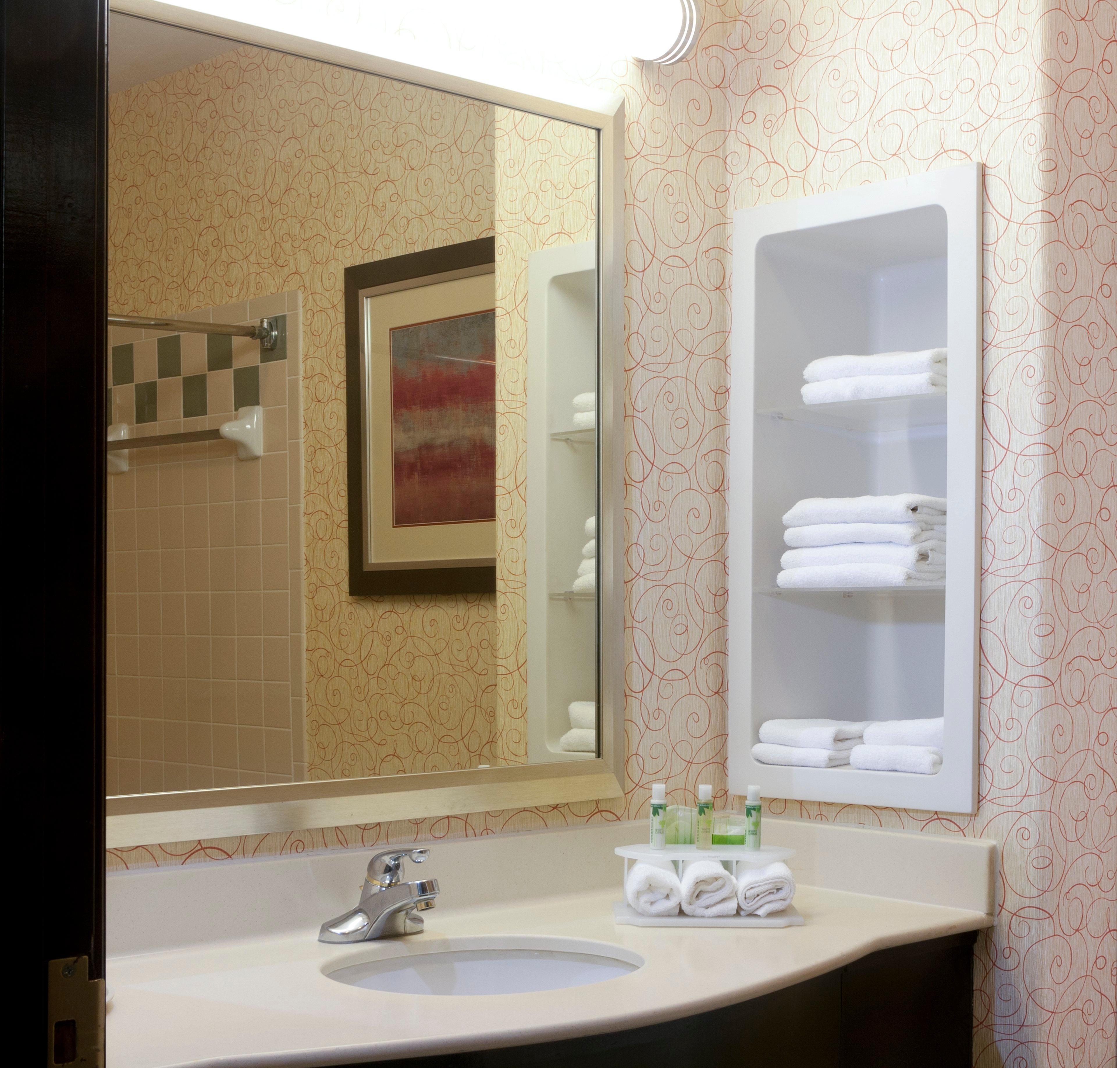 Holiday Inn Express Hotel And Suites Brownsville By Ihg Exterior foto
