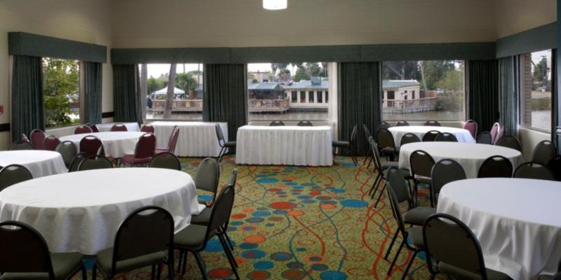 Holiday Inn Express Hotel And Suites Brownsville By Ihg Exterior foto