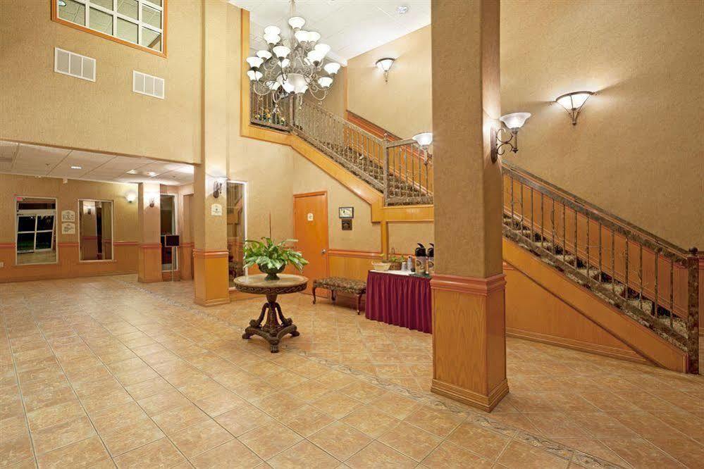 Holiday Inn Express Hotel And Suites Brownsville By Ihg Exterior foto