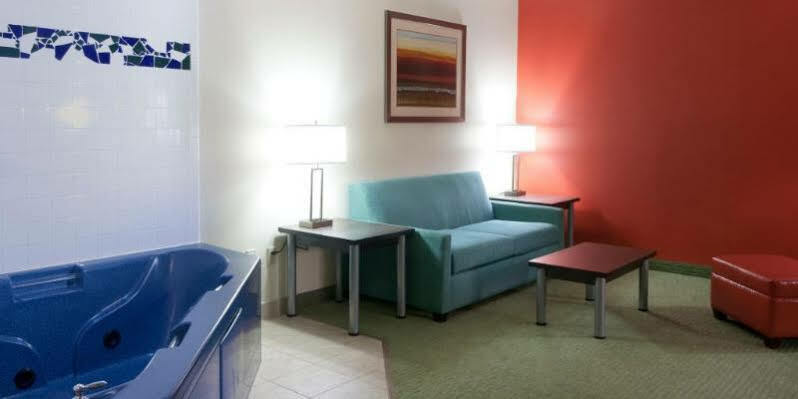 Holiday Inn Express Hotel And Suites Brownsville By Ihg Exterior foto